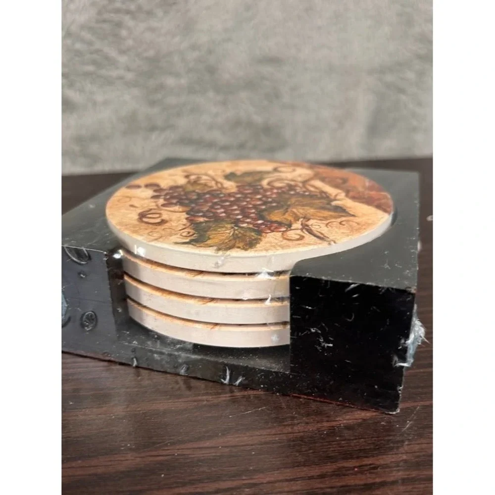 Thirstystone Grape Vine Sandstone Coaster Set of 4 with Wood Holder VTF2-HA42